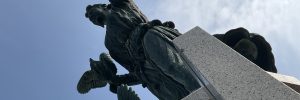 平和の女神像
